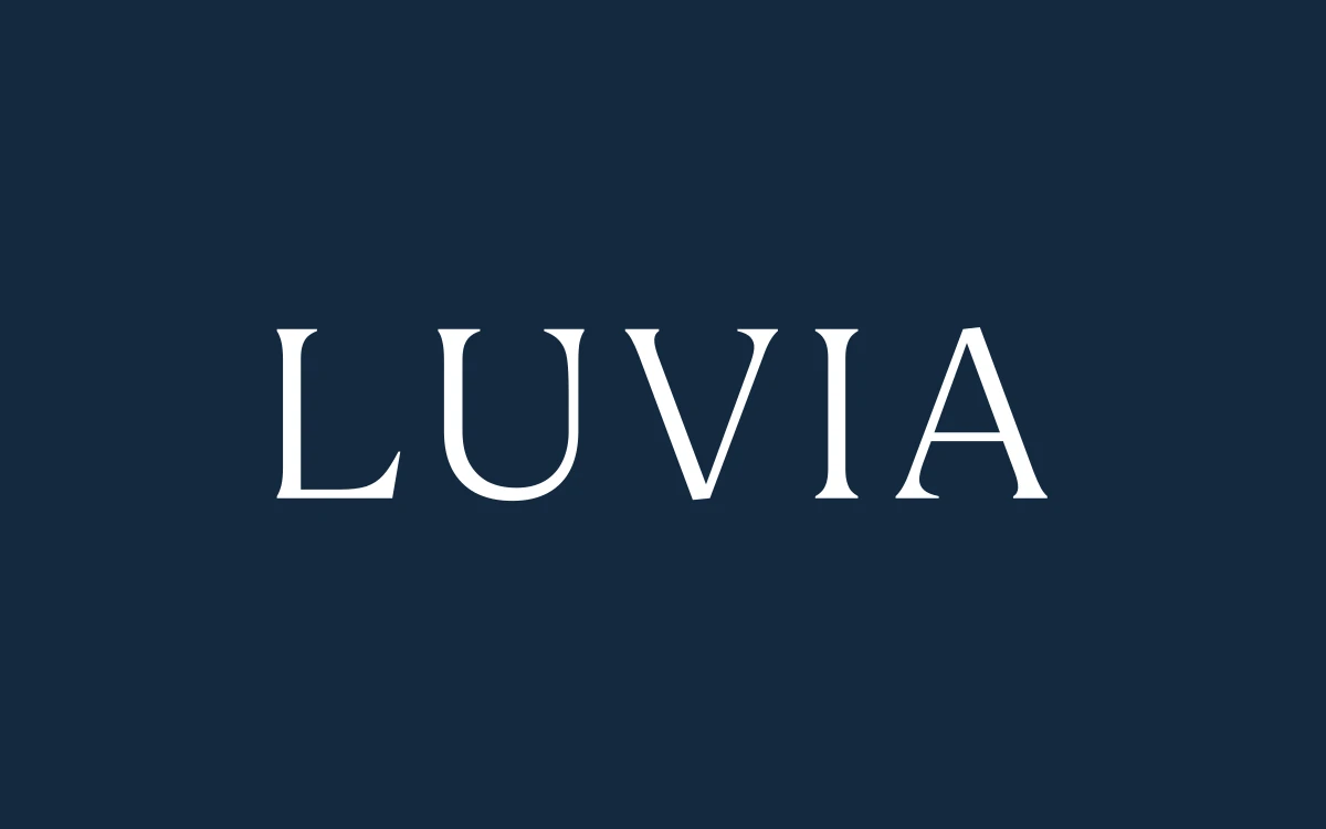 高級不動産ブランド LUVIA の正式ロゴ